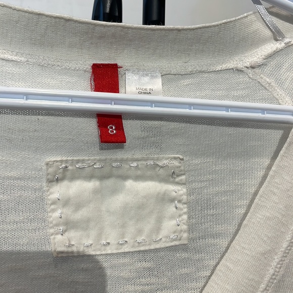 White blouse - Picture 2 of 4